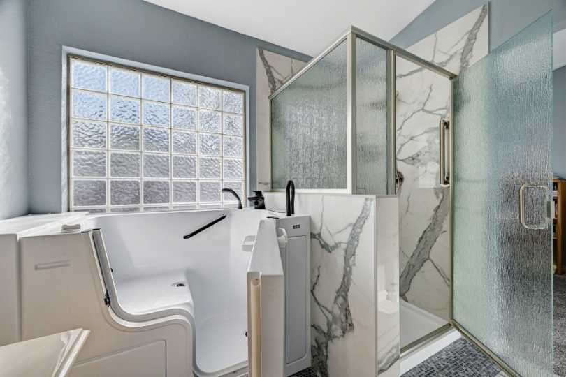walk-in tub