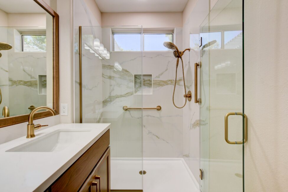 Masterbathroom Big 2